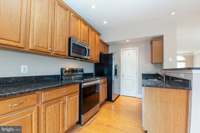 12802 Brightwell Dr, Clarksburg, MD 20871 - photo 4