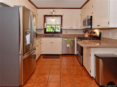 2502 Heritage Cir, Statesville, NC 28625 - photo 6