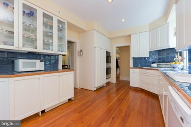 3745 Mckinley St NW, Washington, DC 20015 - photo 4