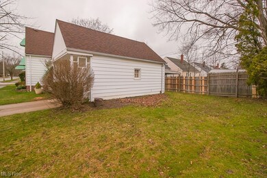 5437 Elmwood Ave, Maple Heights, OH 44137 - photo 6