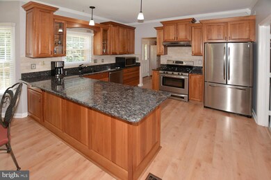 15305 Surrey House Way, Centreville, VA 20120 - photo 3