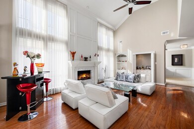 9661 Longmont Dr, Houston, TX 77063 - photo 5