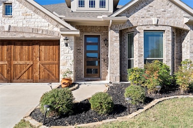 541 Marigold Dr, Midlothian, TX 76065 - photo 2