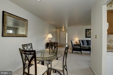 19933 Appledowre Cir, Germantown, MD 20876 - photo 7