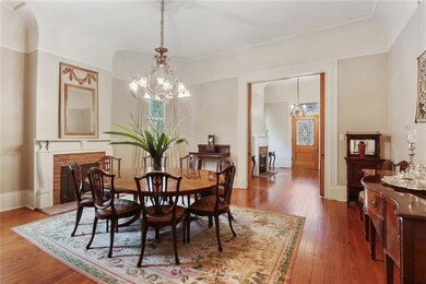 Dining Room to Entrance