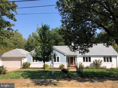 317 Skyhill Rd, Alexandria, VA 22314 - photo 2