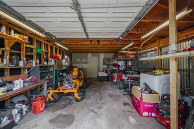 597 Davis Bend Rd, Alvin, TX 77511 - photo 6