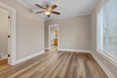 113 roscoe ave-005