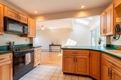 21 Dartmouth Rd, Marblehead, MA 01945 - photo 2