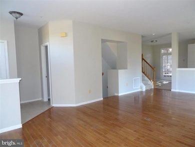 2539 Dog Leg Ct, Crofton, MD 21114 - photo 5