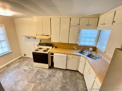 217 N Adams St, Sapulpa, OK 74066 - photo 3