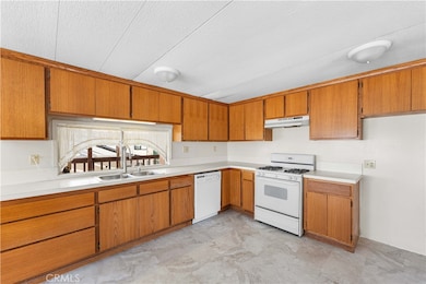 2121 Nadeau St unit C1, Mojave, CA 93501 - photo 7