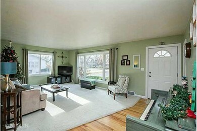 3407 50th St, Des Moines, IA 50310 - photo 4