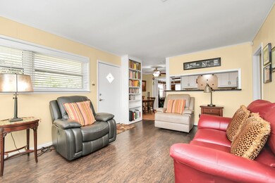 This view of the living area highlights the semi-o