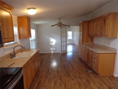 4004 Curry Rd unit A, Arlington, TX 76001 - photo 5