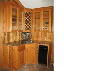 Wet Bar with Icemaker