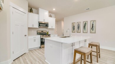 Pictures, colors, features, and size may vary.