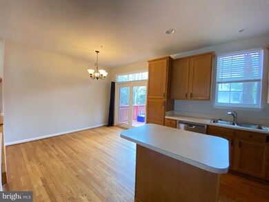 20836 Shamrock Glen Cir, Germantown, MD 20874 - photo 6