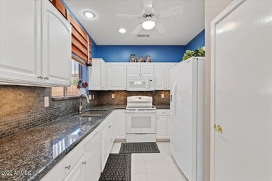 18576 N Summerbreeze Way, Surprise, AZ 85374 - photo 4