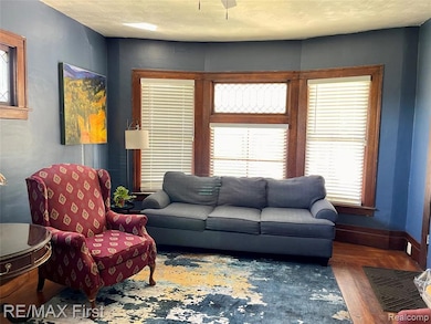 268 Cesar e Chavez Ave, Pontiac, MI 48342 - photo 2