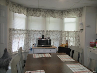 77 Franklin St unit 77, Port Jervis, NY 12771 - photo 4