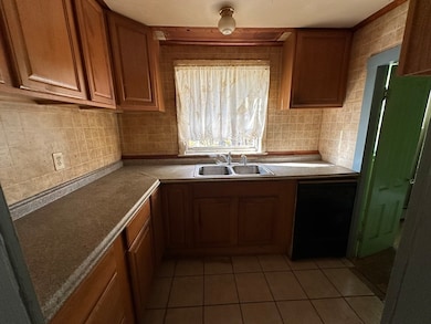 127 Cliff St, Southbridge, MA 01550 - photo 7