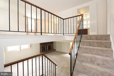 13014 Maple View Ln, Fairfax, VA 22033 - photo 4