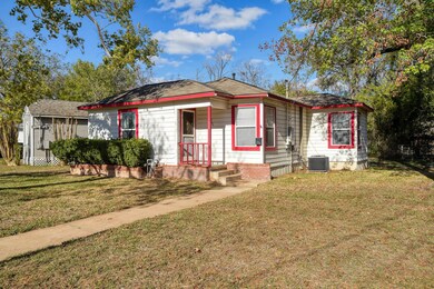 304 Cedar St, Bastrop, TX 78602 - photo 4