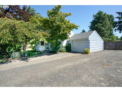 211 Getchell Ave, Amity, OR 97101 - photo 2