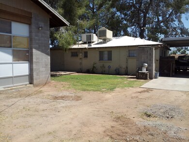 Detached garage in back