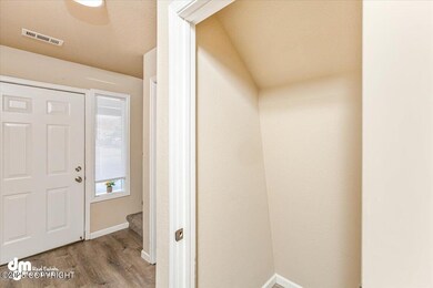 03-IMG_6131_Entryway_Crawl Space_SSW