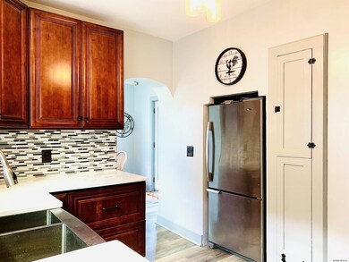 30 Betwood St, Albany, NY 12209 - photo 7