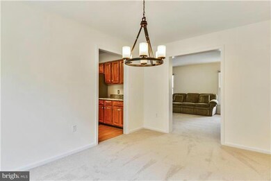 15307 Walker Branch Ct, Laurel, MD 20707 - photo 7