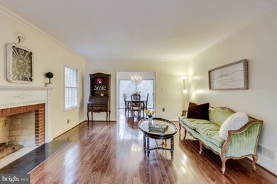 1423 Aldenham Ln, Reston, VA 20190 - photo 5