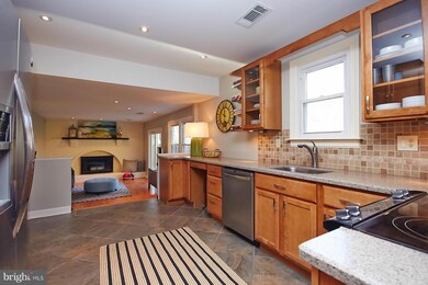 4334 Stream Bed Way, Alexandria, VA 22306 - photo 4