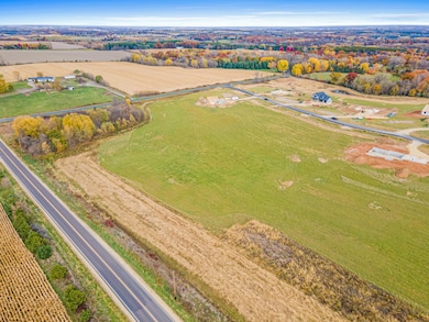 390 Candy Ln, Kinnickinnic Township, WI 54022 - photo 3