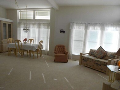 Ding rm & livg rm facing golf course