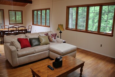 105 Tan Oak Ct, Milford, PA 18337 - photo 4