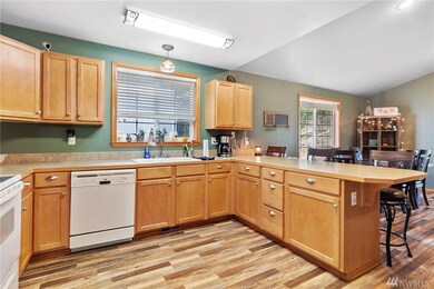 18523 Tapaderos St SE, Yelm, WA 98597 - photo 6