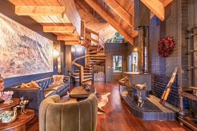 Bold Style and Warm Woods