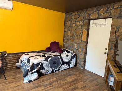 1604 W Childress St, Morrilton, AR 72110 - photo 5