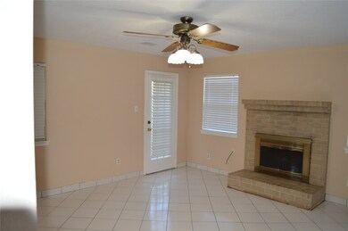 9311 Kingsflower Cir, Houston, TX 77075 - photo 2