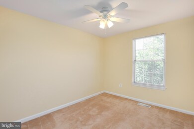 14825 Hammersmith Cir, Silver Spring, MD 20906 - photo 4