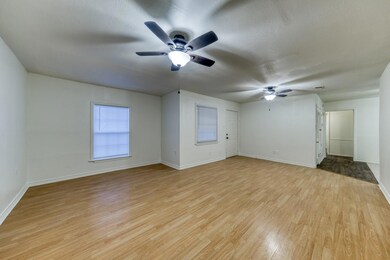 606 E Water St, Weatherford, TX 76086 - photo 4