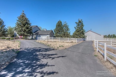 22680 Crest View Ln, Bend, OR 97702 - photo 2