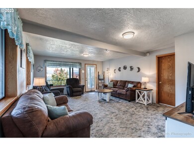 422 W D St, Rainier, OR 97048 - photo 7