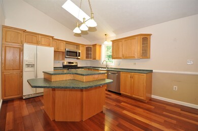 80 Barrett St, Manchester, NH 03104 - photo 4