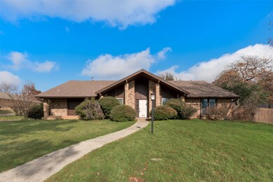 2209 Hollyhill Ln, Denton, TX 76205 - photo 2