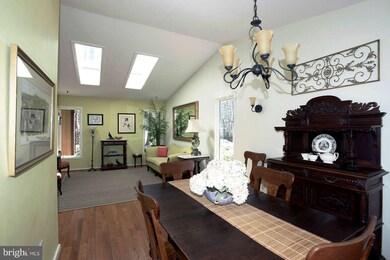 12706 Sabastian Dr, Fairfax, VA 22030 - photo 6