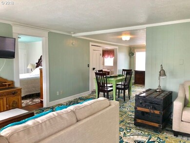Living Room/Dining Room